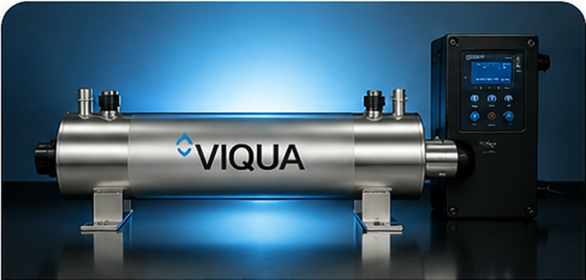 Esterilizador UV VIQUA con cámara de acero inoxidable y controlador digital.